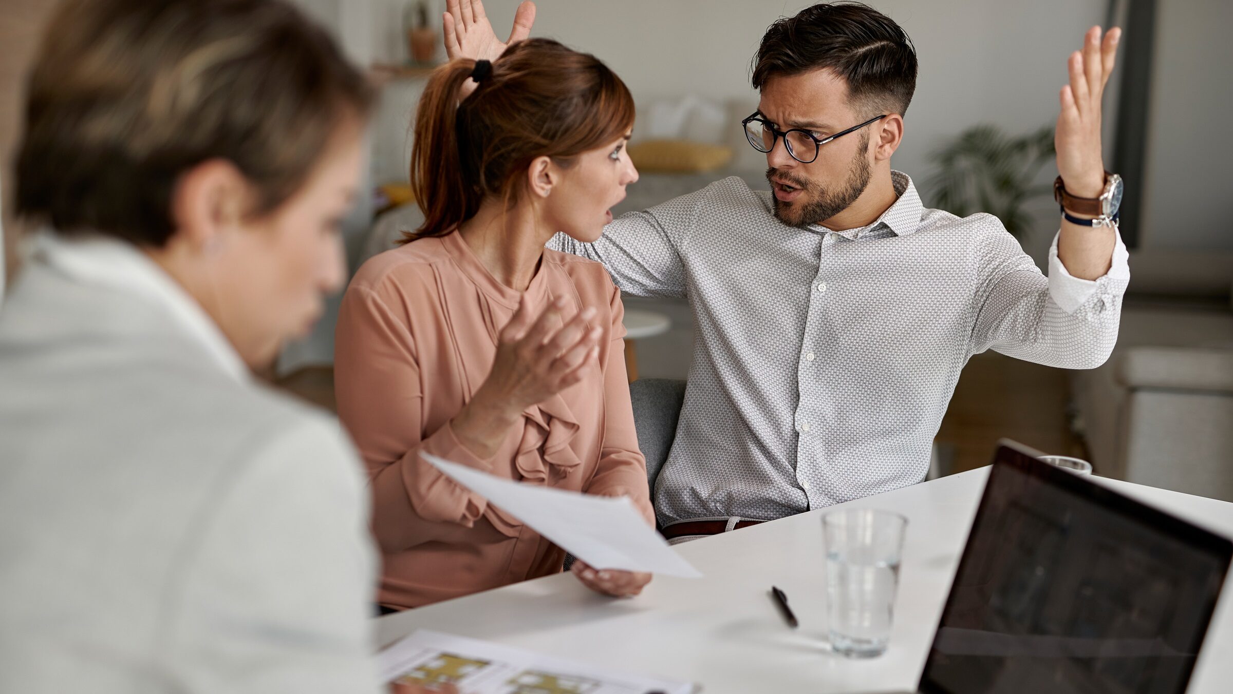 EMK, kommunikáció, erőszak, kapcsolat