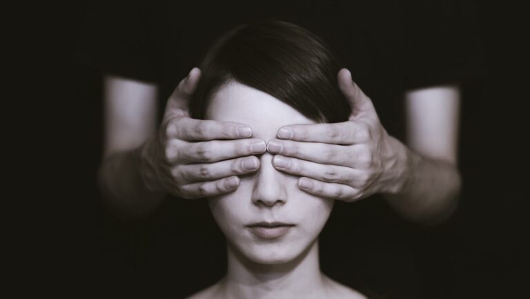 spiriualitás spirituális manipuláció szekta guru mester tanítvány áldozat