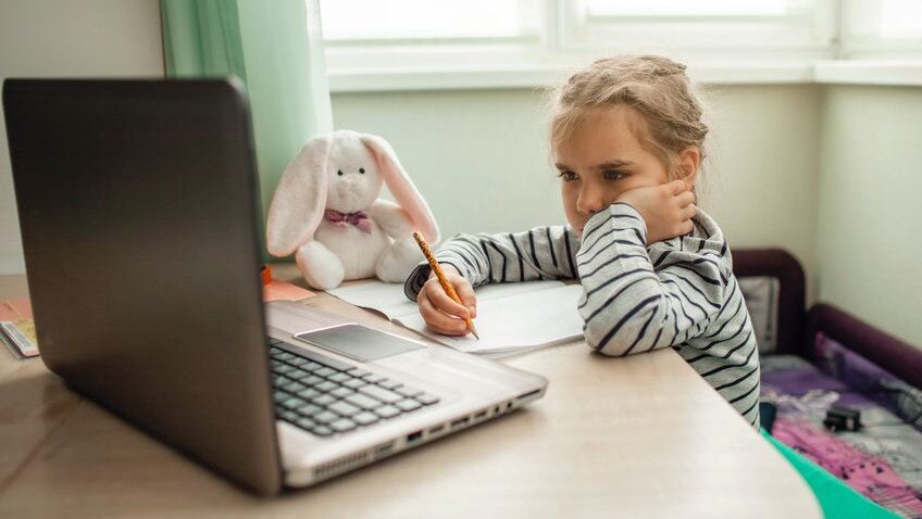 zseni gyerek gyermek mesterséges intelligencia oktatás tanítás pszichológia